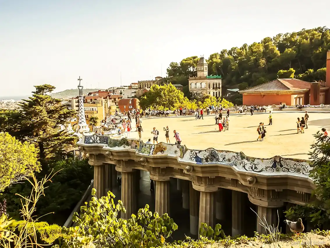 Vista panorámica de Barcelona desde la zona monumental del Park Güell