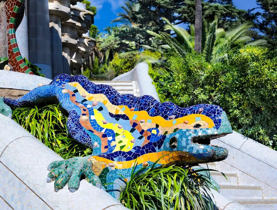 Panoramisch stadszicht vanaf Park Güell bij het combiticket met museumtoegang
