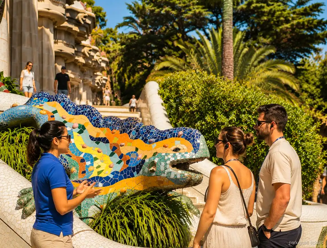 Park Güell rehberli tur rotasındaki Sütunlu Salon'un taş sütunları